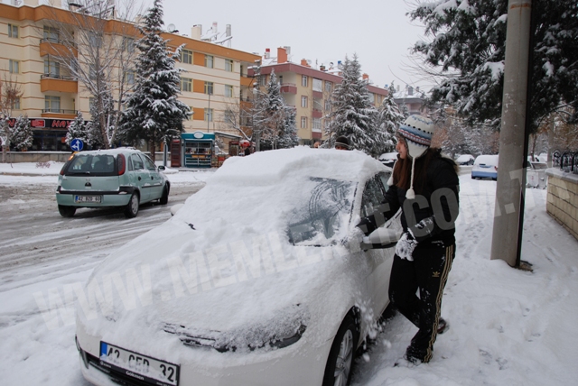 Beklenen kar sonunda geldi