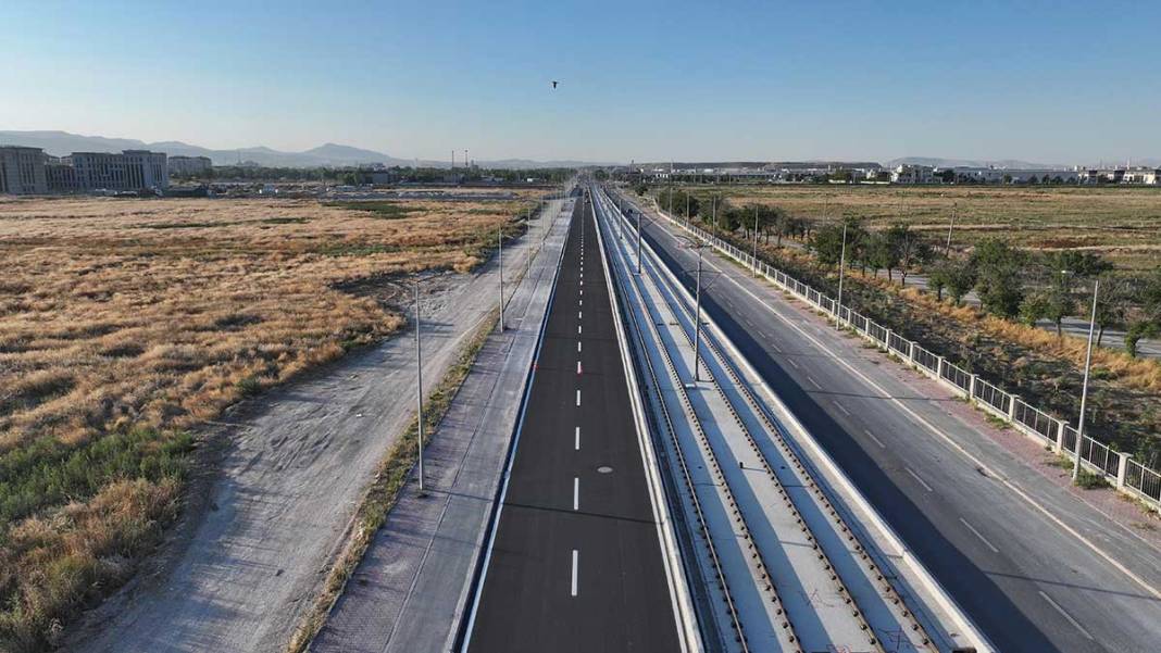 Konya'da bu yola 15 milyon lira harcandı, tramvay hattı hızlandı 2