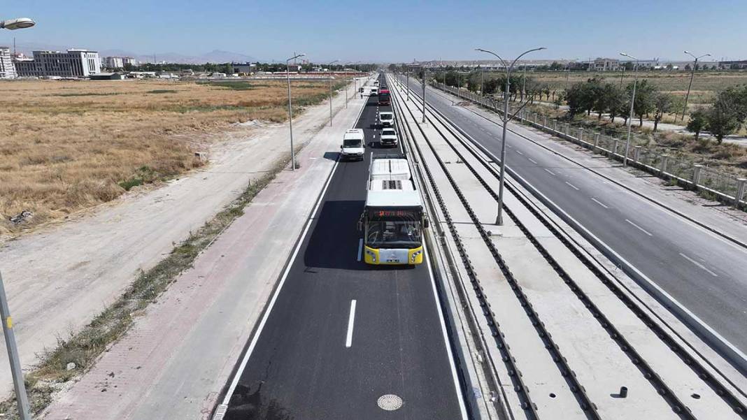 Konya'da bu yola 15 milyon lira harcandı, tramvay hattı hızlandı 3