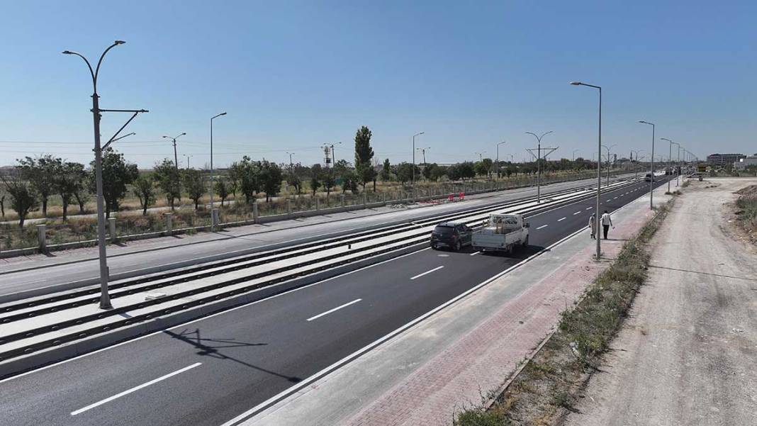 Konya'da bu yola 15 milyon lira harcandı, tramvay hattı hızlandı 4