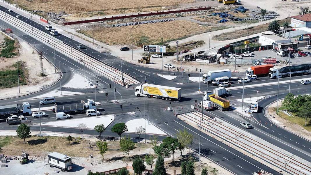 Konya'da bu yola 15 milyon lira harcandı, tramvay hattı hızlandı 5