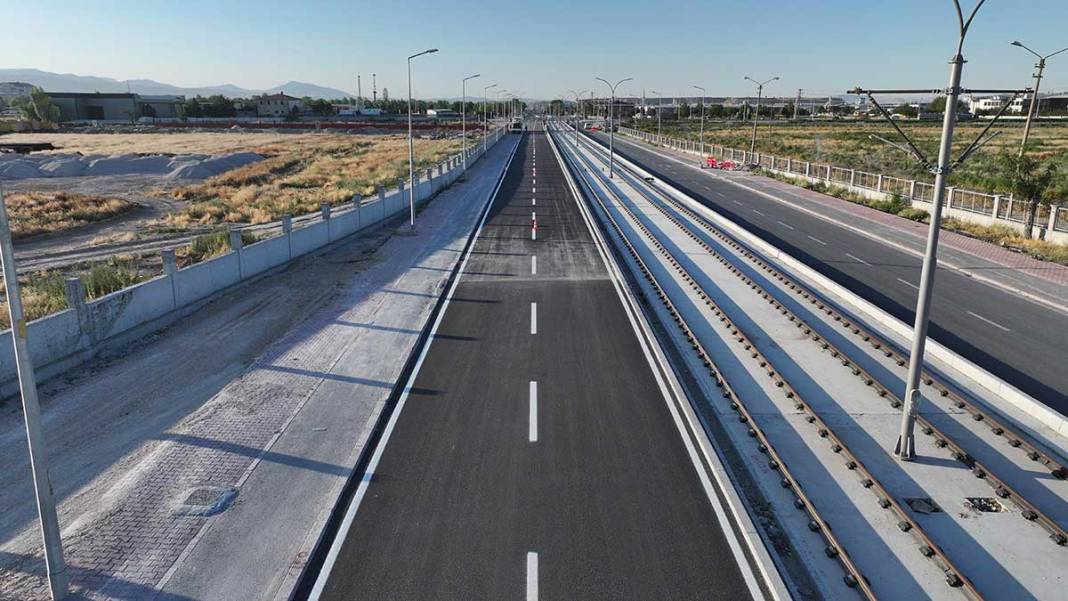 Konya'da bu yola 15 milyon lira harcandı, tramvay hattı hızlandı 7