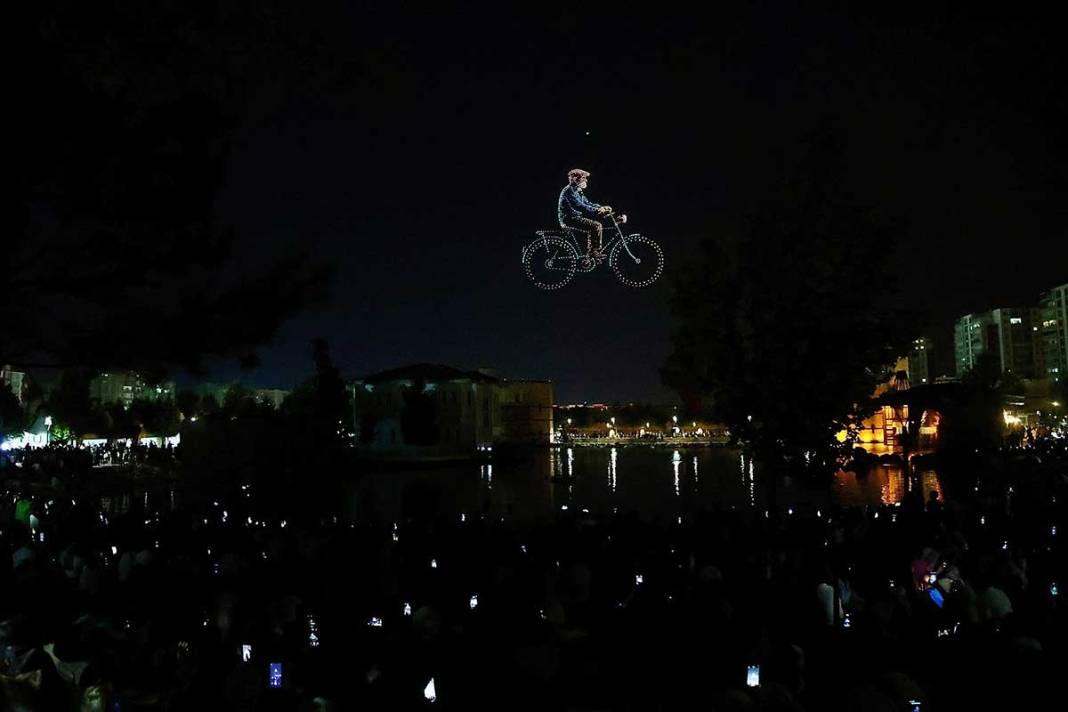 Konya'da festival coşkusu başladı! Geceyi drone ve video mapping gösterileri aydınlattı 10