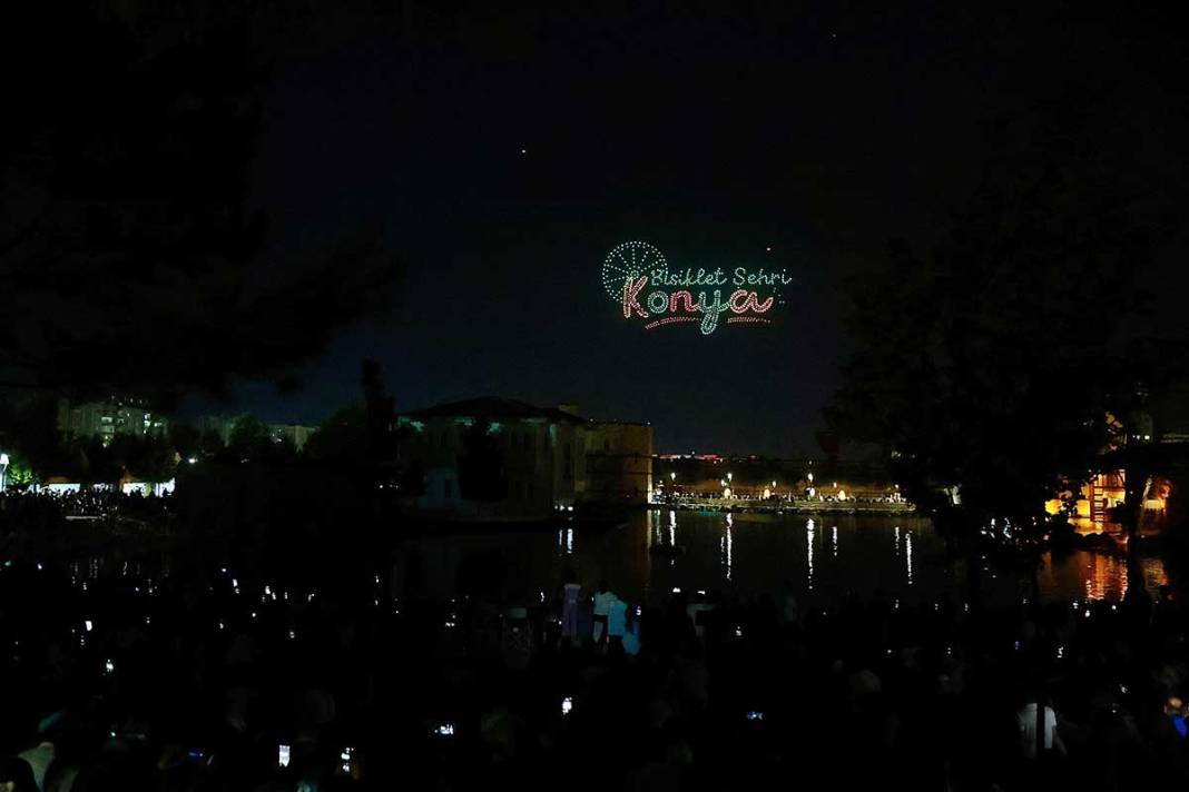 Konya'da festival coşkusu başladı! Geceyi drone ve video mapping gösterileri aydınlattı 12