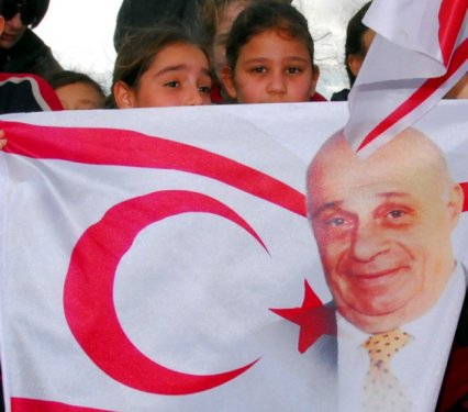 Denktaş son yolculuğuna uğurlandı 1