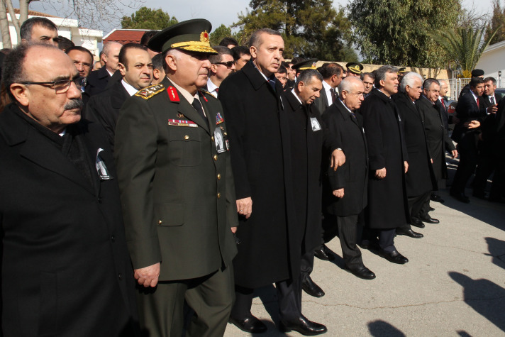 Denktaş son yolculuğuna uğurlandı 12