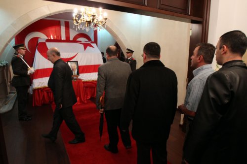 Denktaş son yolculuğuna uğurlandı 4