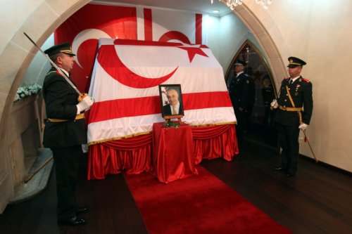 Denktaş son yolculuğuna uğurlandı 5