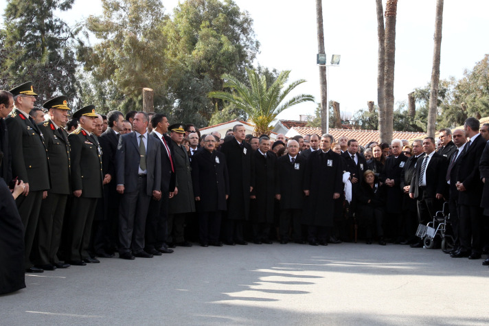 Denktaş son yolculuğuna uğurlandı 7