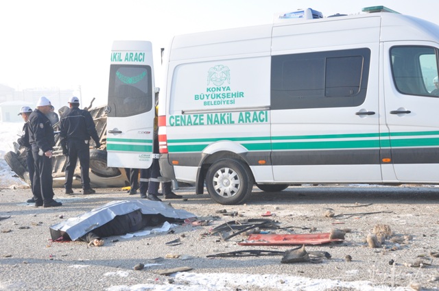 Konyada feci kaza: 5 ölü 16