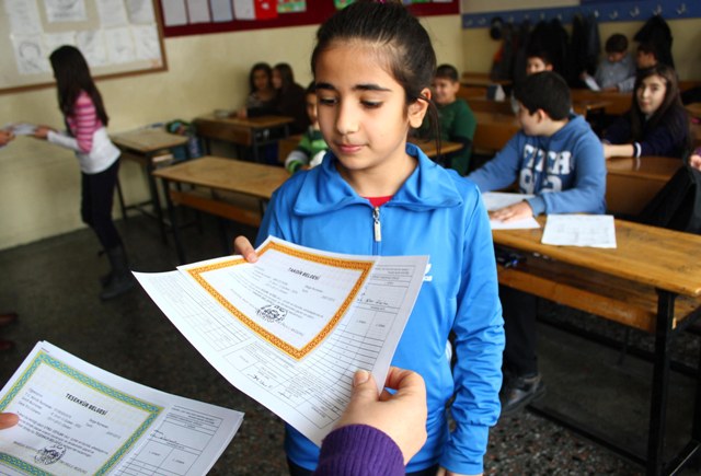 Konyada 440 bin öğrenci karne aldı 9