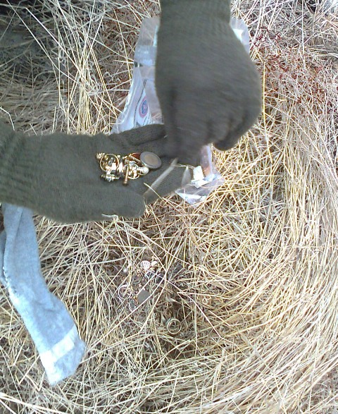 Altınları tarlaya sakladılar ama yakalandılar 2