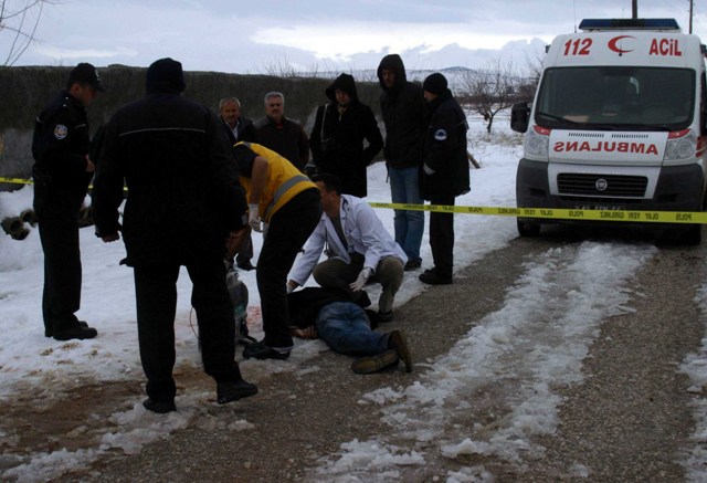 Öldürüp evinin önüne attılar 2