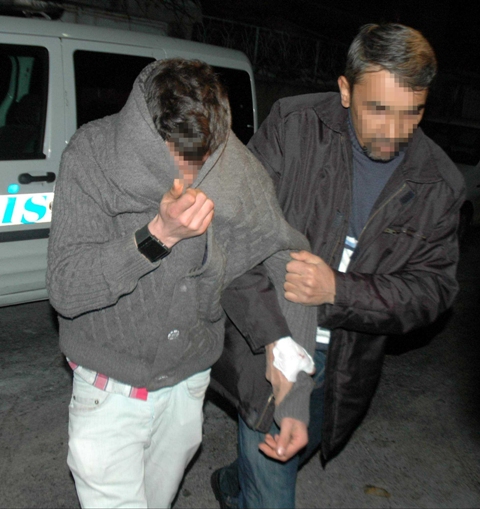 Hayat kadının çantasını kardeşine çaldırttı 1