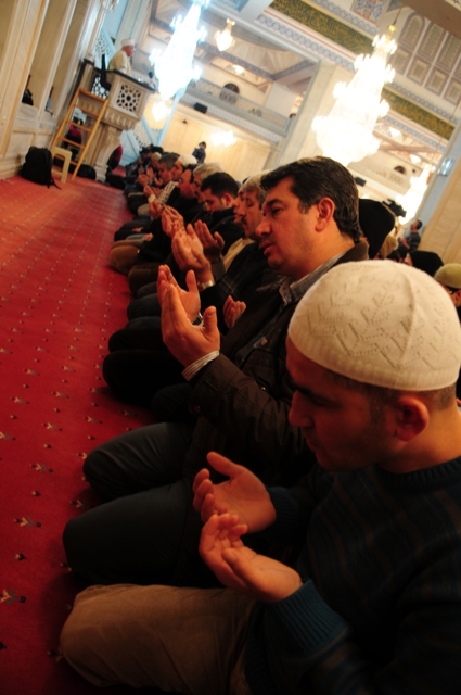 Mevlid Kandilinde camiler doldu taştı 3