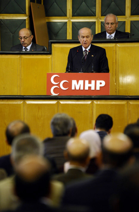 Bahçeli açtı ağzını, yumdu gözünü! 	 2