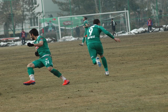 9 kişiyle 1 puan 27