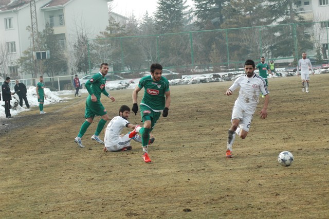 9 kişiyle 1 puan 32