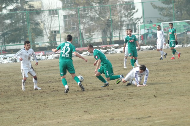9 kişiyle 1 puan 7
