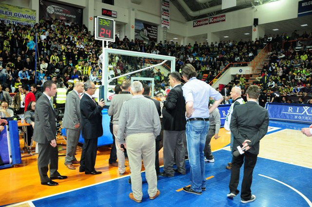 İlk yarı finalist Banvit 1