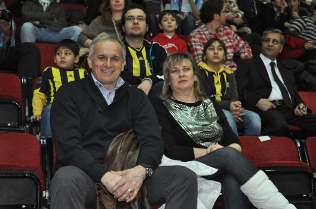 İlk yarı finalist Banvit 19
