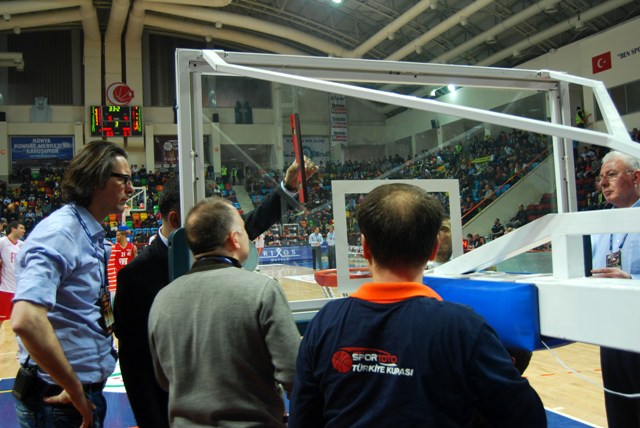 İlk yarı finalist Banvit 3