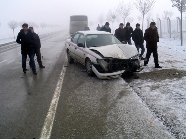Konyada 26 araç birbirine girdi: 22 yaralı 11