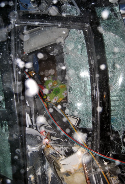 Yolcu otoüsü kamyona çarptı: 1 ölü 4