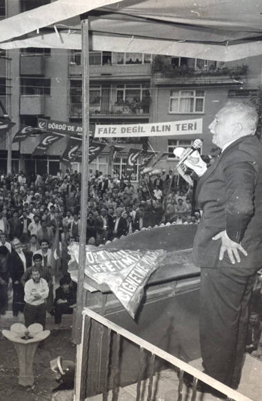SİYAH-BEYAZ KARELERLE ERBAKAN 18