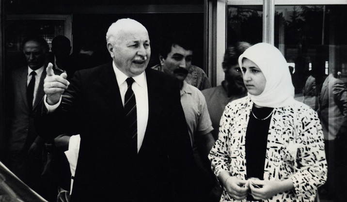 SİYAH-BEYAZ KARELERLE ERBAKAN 30
