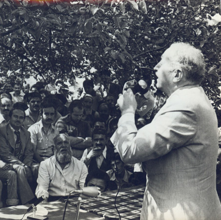 SİYAH-BEYAZ KARELERLE ERBAKAN 36