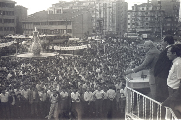 SİYAH-BEYAZ KARELERLE ERBAKAN 41
