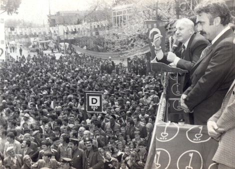 SİYAH-BEYAZ KARELERLE ERBAKAN 7