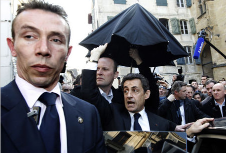 Sarkozyi madara ettiler 1