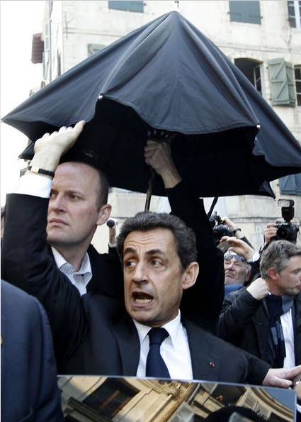 Sarkozyi madara ettiler 2