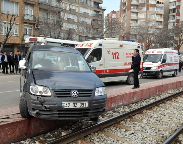 Tramvay yoluna çıktı! 1