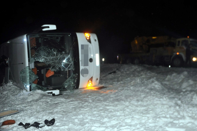 Yolcu otobüsü devrildi: 1 ölü, 25 yaralı  1