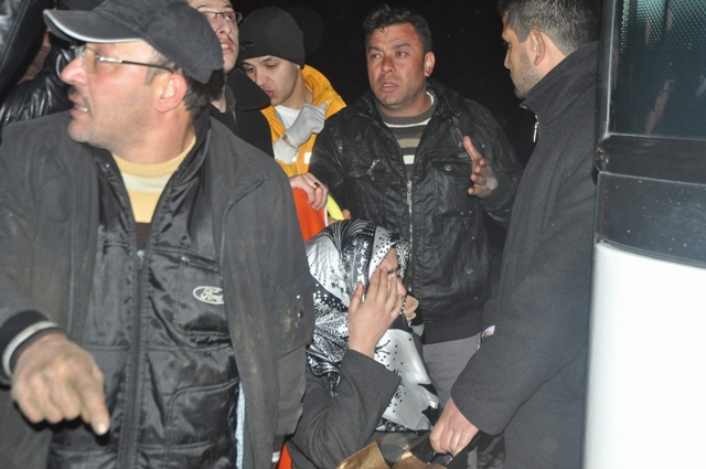 Yolcu otobüsü devrildi: 1 ölü, 25 yaralı  7