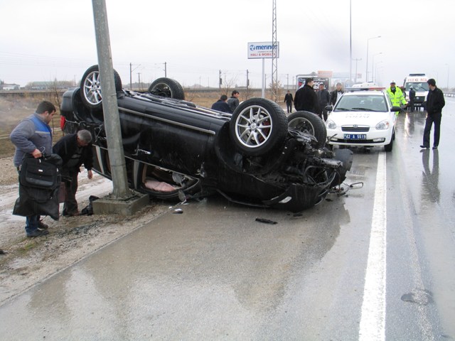 Konyada zincirleme trafik kazası: 1 ölü 3