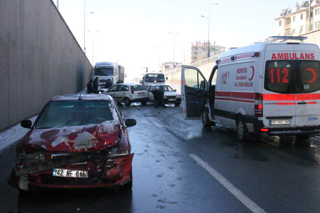 Konyada zincirleme trafik kazaları 6