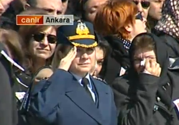 Türkiye şehitlerini uğurluyor 16