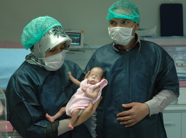 Doğmadan ölür denilen elif bebek yaşama tutundu