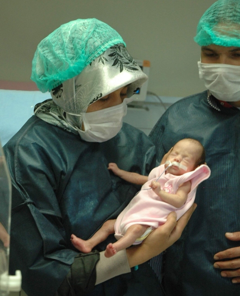 Doğmadan ölür denilen elif bebek yaşama tutundu