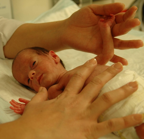 Doğmadan ölür denilen elif bebek yaşama tutundu