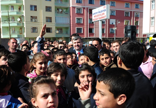 Başkan Akyürek Mahalle Meclisi’nde 9