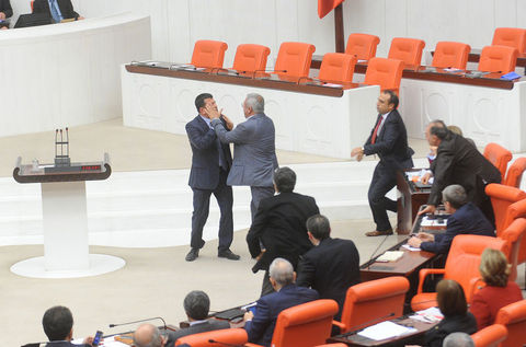 4+4+4de tansiyon yükseldi 11
