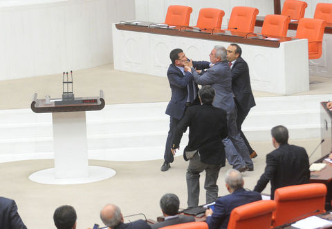 4+4+4de tansiyon yükseldi 12
