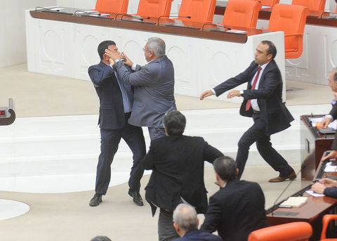 4+4+4de tansiyon yükseldi 4