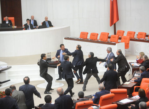 4+4+4de tansiyon yükseldi 9