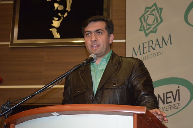 Esra Elönü okuruyla tartıştı 9